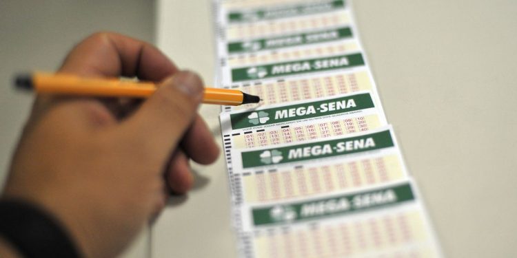 Mega-Sena acumula e pode pagar R$ 125 milhões no próximo sorteio