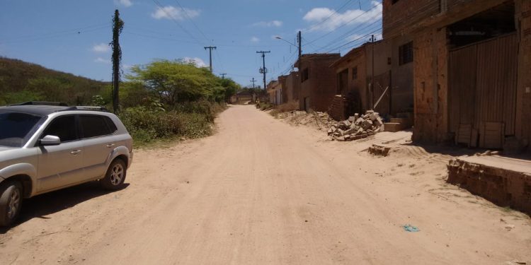 Prefeitura de Caruaru inicia obra de pavimentação em Gonçalves Ferreira