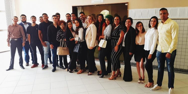 Alunos de Direito visitam o Fórum de Caruaru