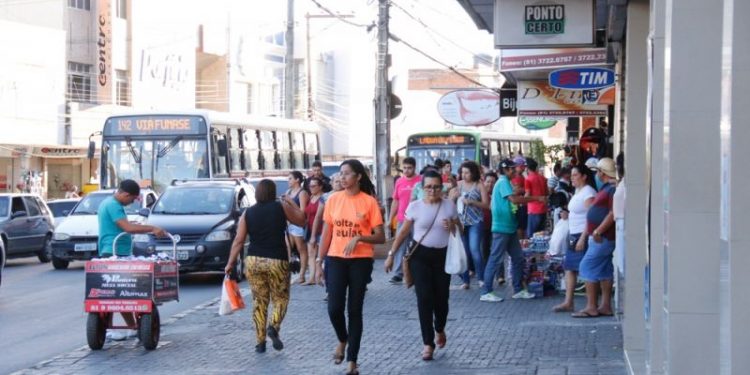 Confira o que abre e o que fecha no feriado do Dia do Comerciário em Caruaru
