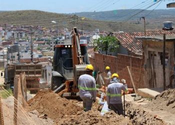 Compesa realiza obras de saneamento em Caruaru