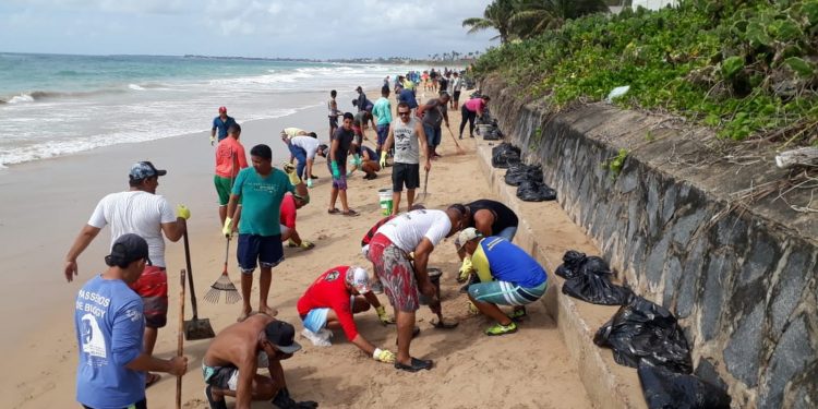 Óleo em Pernambuco: saiba como se tornar voluntário e onde fazer doações