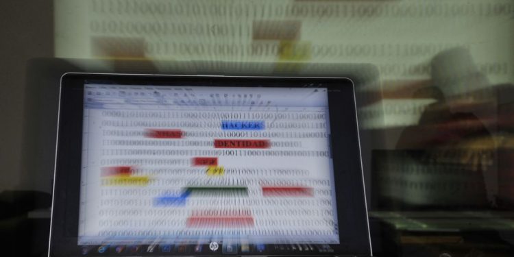 Governo regulamenta uso de dados de cidadãos e cria cadastro unificado