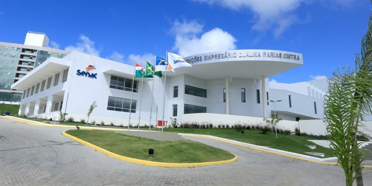 Cursos de moda com inscrições abertas no Senac Caruaru