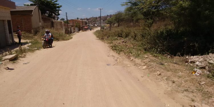 Prefeitura de Caruaru inicia obra de pavimentação em Gonçalves Ferreira