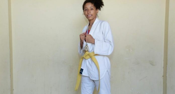 Aluna de escola municipal é destaque nos Jogos Escolares da Juventude e traz o ouro para Caruaru