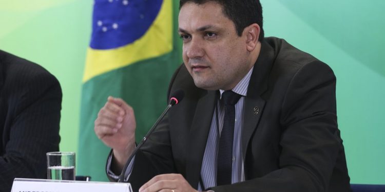 Comissão da Câmara aprova R$ 600 milhões para a Capes em 2020