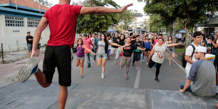 Nossa Avenida promoveu ações de conscientização do Outubro Rosa
