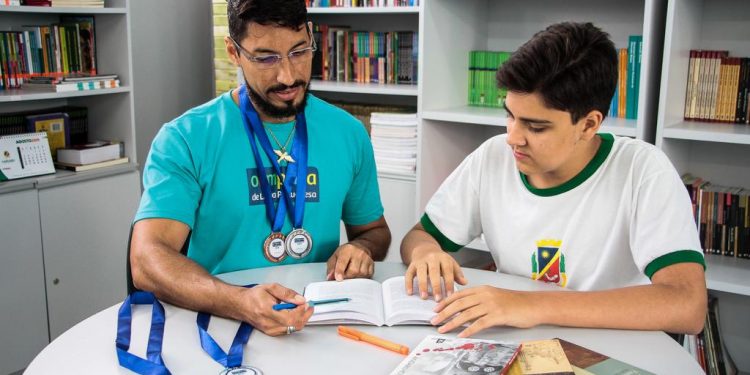 Estudante de Caruaru escreve seu nome na história da cidade e é finalista da Olimpíada de Língua Portuguesa