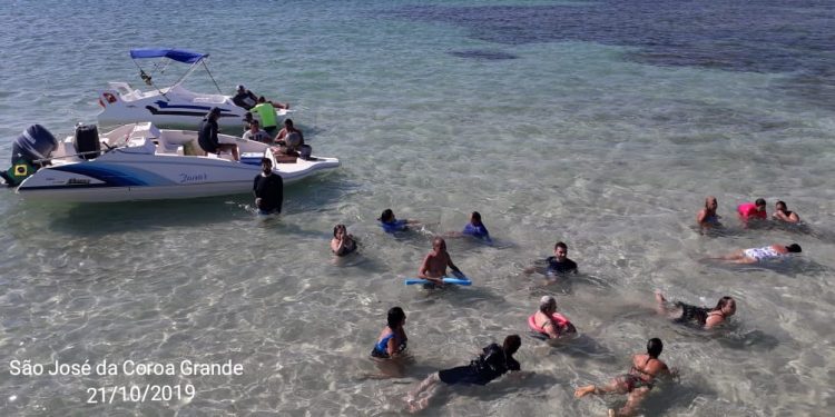 São José da Coroa Grande com piscinas naturais limpas
