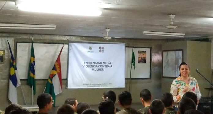 Prefeitura de Caruaru realiza formação sobre o enfrentamento à violência contra a mulher para jovens do serviço militar