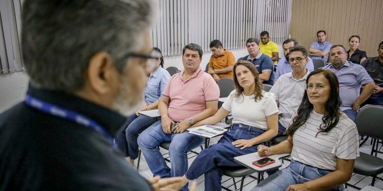Em Petrolina, Raquel encontra entidades e destaca força do Sertão pernambucano