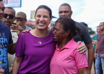 Raquel Lyra visita feira livre de São Caetano e recebe apoio de moradores e comerciantes