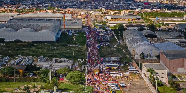 Caminhada do Cuscuz Gigante atraiu milhares de pessoas neste domingo
