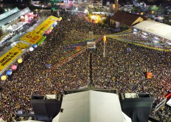 Romantismo toma conta do Domingão do Pátio do Forró