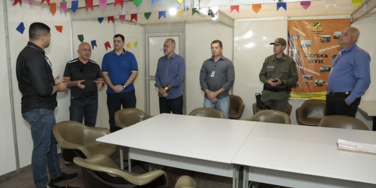 Centro de Monitoramento e Gestão de Eventos recebe visita de representantes do Governo do Amazonas