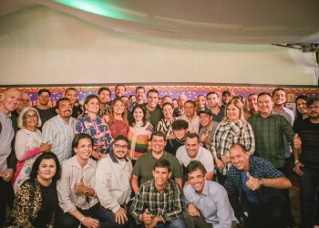 Raquel Lyra e Rodrigo Pinheiro recebem comitiva com pré-candidatos a deputados estaduais e federais do PSDB e Cidadania, em Caruaru