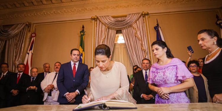 Raquel Lyra é a primeira governadora eleita por Pernambuco
