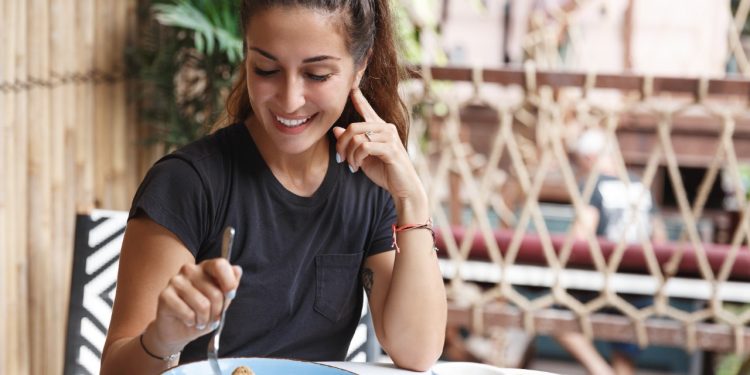 Alimentação nas férias: nutricionista dá dicas de como manter os hábitos saudáveis