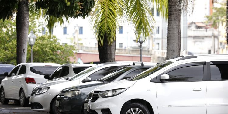 Governo Raquel Lyra vai economizar R$ 26 milhões com gestão da frota de carros oficiais do Estado