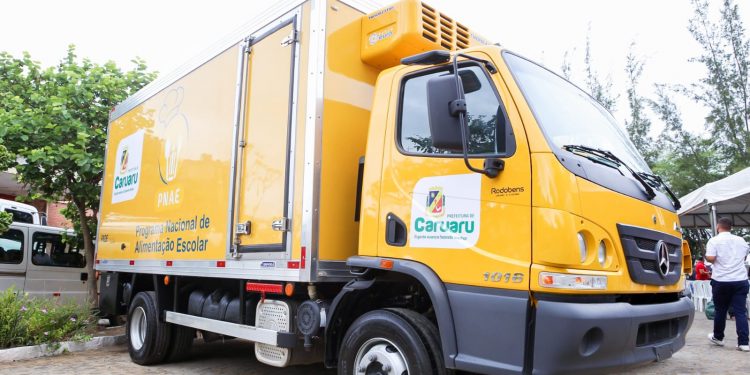 Caruaru ganha frota própria de caminhões para entrega e distribuição da merenda escolar e lança chamamento público de R$ 4 milhões para agricultura familiar