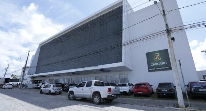 Prefeitura de Caruaru inclui estudantes de Física e Química na seleção de estágio da Educação