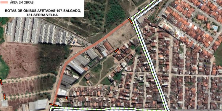 Trânsito é alterado em função das obras na avenida Brasil