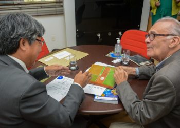 Secretário de Agricultura de PE e cônsul do Japão discutem potencialidades para expansão da irrigação no Estado