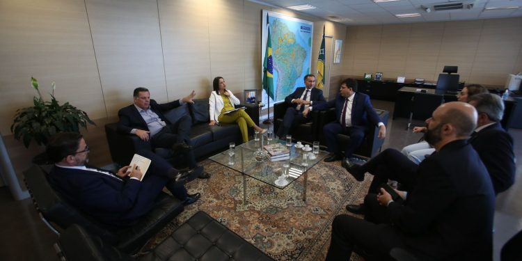 Em nova agenda em Brasília, governadora Raquel Lyra busca investimentos para Transnordestina