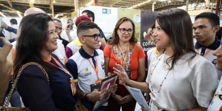 Raquel Lyra participa da 35ª Rodada de Negócios da Moda Pernambucana