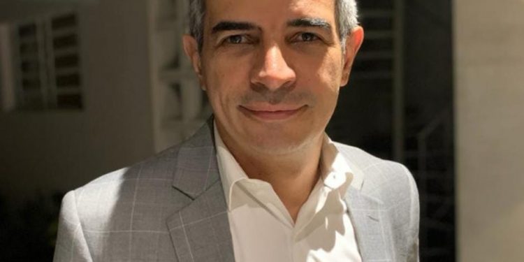 Plástico jogado nos oceanos: um problema para o planeta