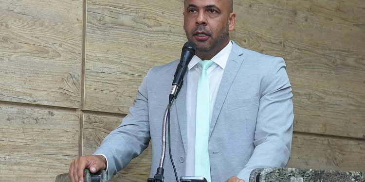 Anderson Correia volta a alertar sobre o crescimento do número de animais abandonados em Caruaru