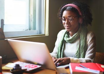 Em meio à nova economia, ensino superior torna-se chave para uma carreira de sucesso