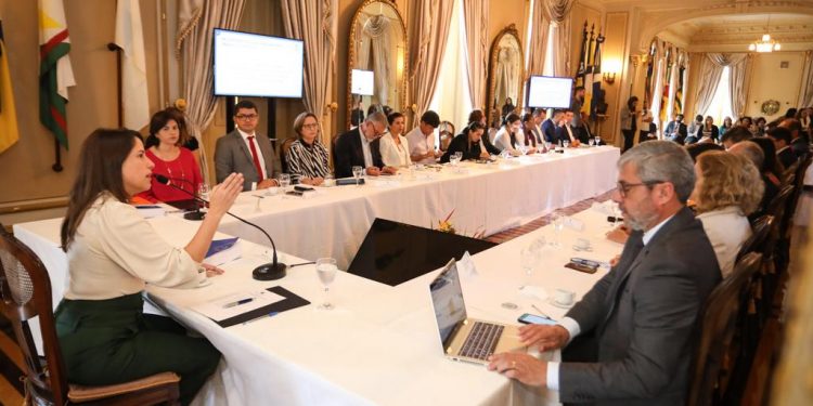 No 100º dia de gestão, Governadora Raquel Lyra apresenta relatório de como encontrou Governo de PE e aponta ações realizadas para mudar o Estado