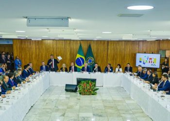 Governadora Raquel Lyra participa de reunião com o presidente Lula sobre violência nas escolas