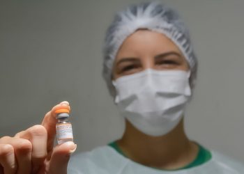 Covid-19: Secretaria de Saúde de Caruaru disponibiliza guia de vacinação com público, imunizantes, faixa etária e esquema da vacina contra a doença