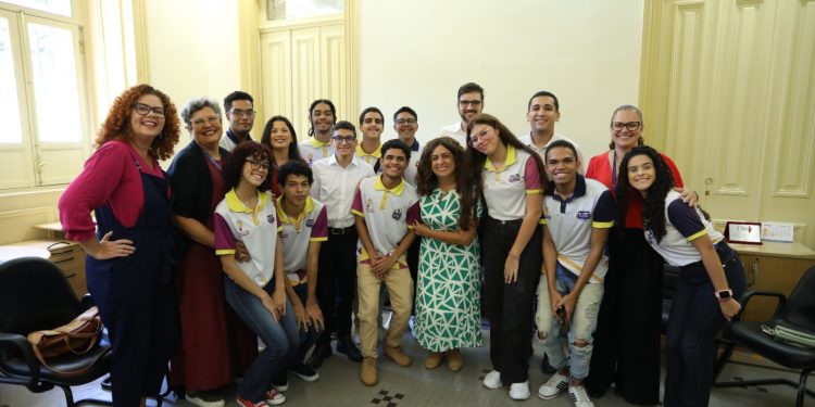 Secretaria de Comunicação realiza encontro sobre comunicação pública com estudantes da Rede Estadual de Ensino