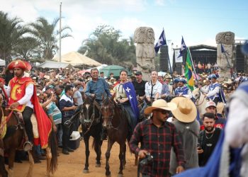 No Sertão, governadora Raquel Lyra participa da Cavalgada à Pedra do Reino