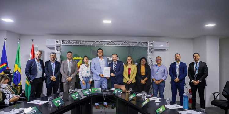 Prefeito de Caruaru assina contrato com a Caixa Econômica Federal para investir 100 milhões em obras em Caruaru