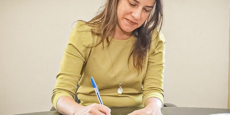 Governadora Raquel Lyra sanciona lei que autoriza o Executivo a contratar empréstimos de até R$ 3,4 bilhões para realizar investimentos em Pernambuco