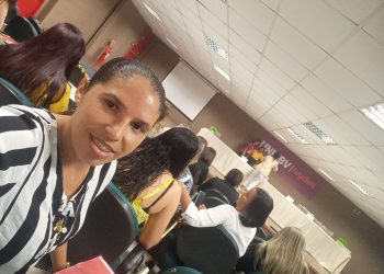 Professora da Rede Municipal de Ensino representa Caruaru em evento nacional