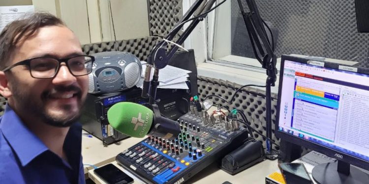 Rádio de Fernando de Noronha agora é transmitida no site oficial