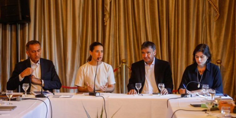 Governadora se reúne com os ministros Wellington Dias e Waldez Góes e divulga ações de enfrentamento aos danos causados pelas chuvas