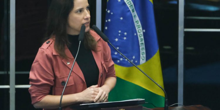No Senado, governadora Raquel Lyra participa de audiência sobre a Reforma Tributária e destaca necessidade de combater desigualdades