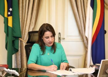 Governadora Raquel Lyra anuncia redução da alíquota do IPVA para 2,4%, parcelamento de multas em até 60 meses e isenção para mototaxistas