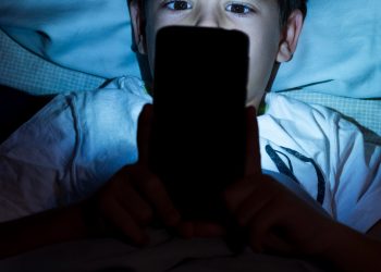 Como tornar smartphones aliados no desenvolvimento de crianças e adolescentes