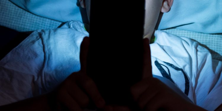 Como tornar smartphones aliados no desenvolvimento de crianças e adolescentes