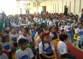 Estudantes da Rede Municipal de Caruaru escrevem livros e realizam “Tarde de Autógrafos”