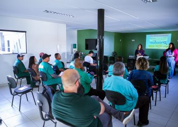 Formação com motoristas de transportes coletivos está sendo realizada pela Prefeitura de Caruaru