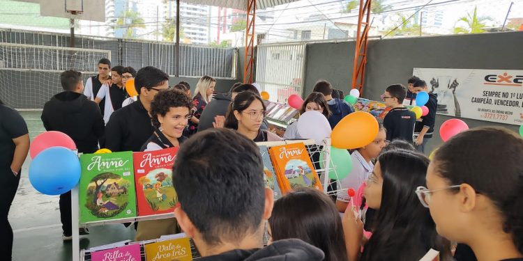 Exato Prime estimula a leitura com feira itinerante